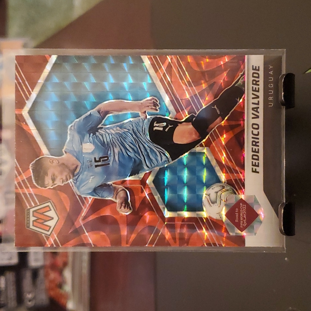 21-22 MOSAIC ROAD TO QATAR FEDERICO VALVERDE RED REACTIVE PRIZM NO.122